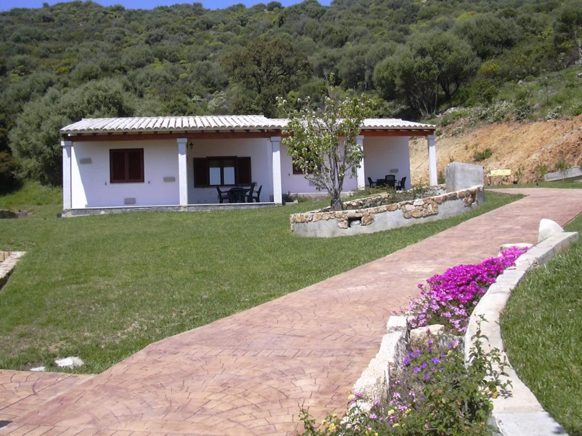 Hotel Lu Baroni Budoni Exterior foto